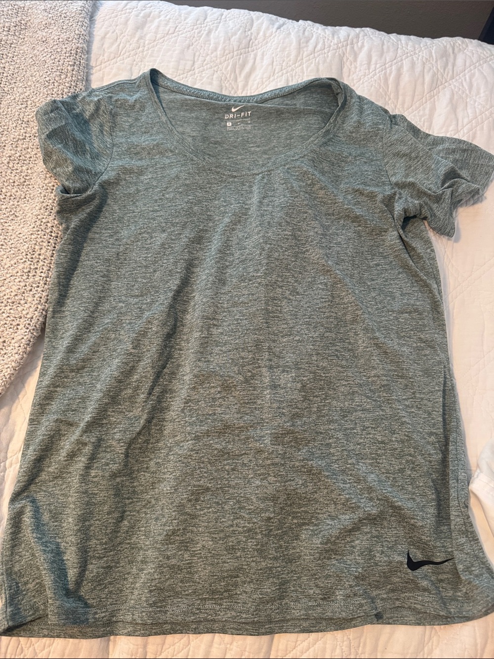 Nike Women's Heathered Green Scoop Neck Short Sleeve Tee